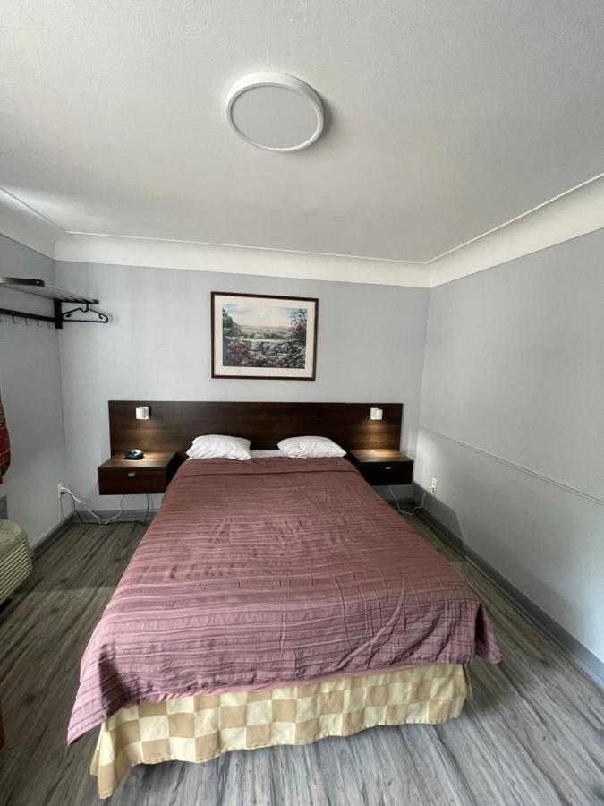 Royal Inn Burlington Bagian luar foto
