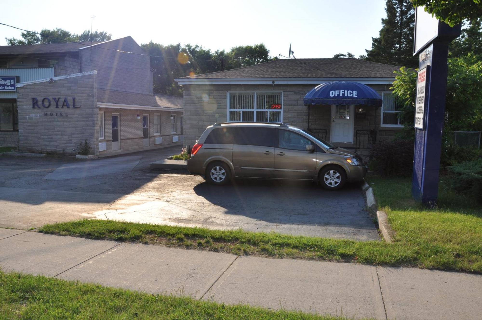 Royal Inn Burlington Bagian luar foto