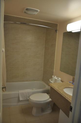 Royal Inn Burlington Bagian luar foto